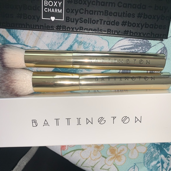 Beauty products make up - Picture 2 of 7